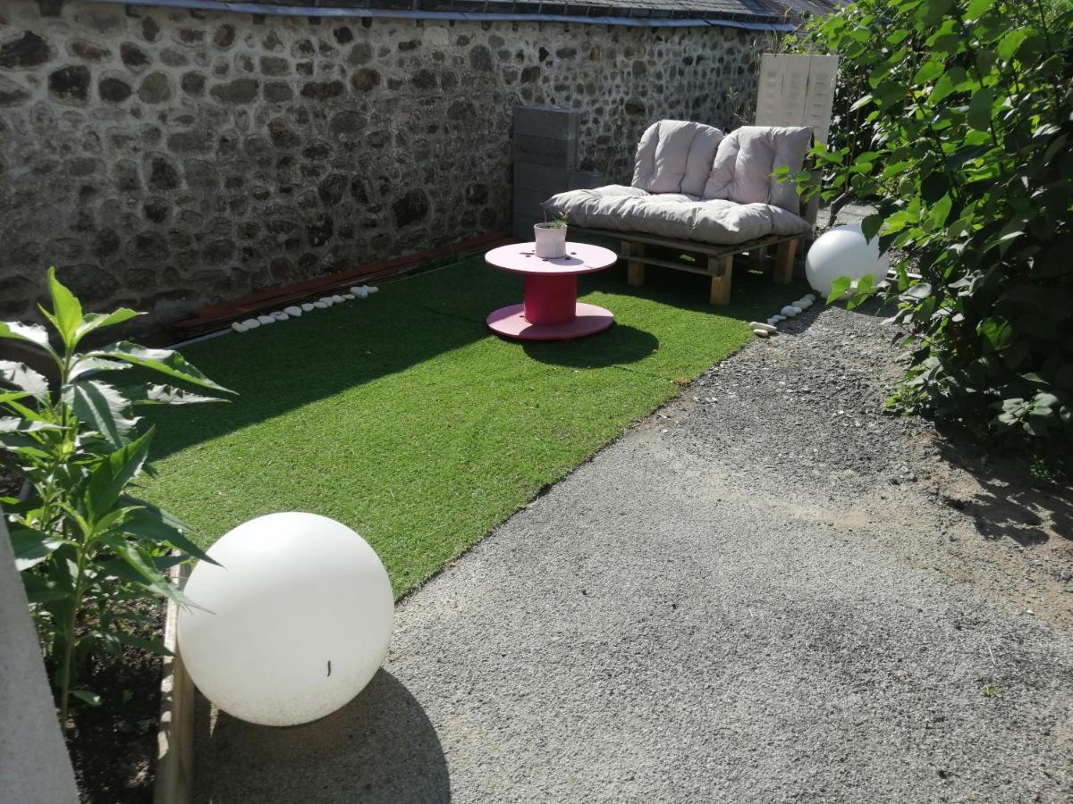 Le Logis Du Bourgneuf Charmante Petite Maison Villa Le Bourgneuf-la-Foret Екстериор снимка